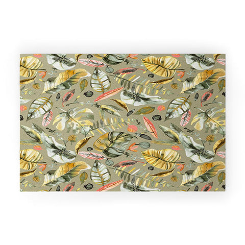 Ninola Design Tropical plants Sunbaked Green Welcome Mat