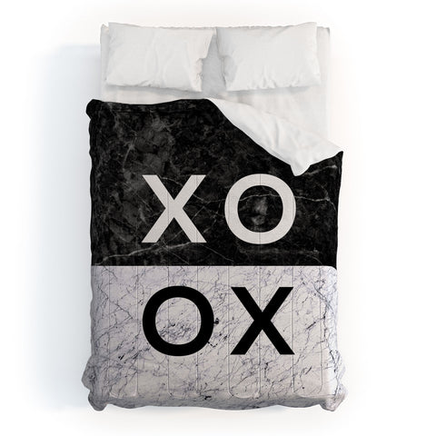 Orara Studio Hugs And Kisses Quote Comforter