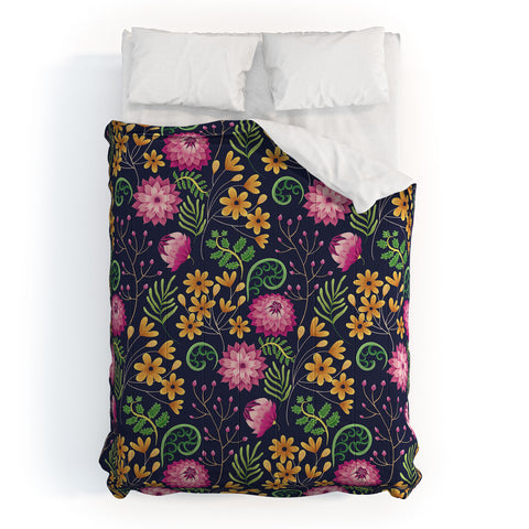 Pimlada Phuapradit Dahlia and fern Comforter
