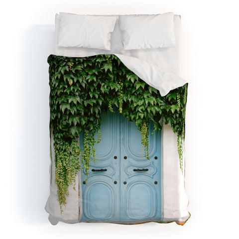 raisazwart The blue door of Montmartre Paris Duvet Cover