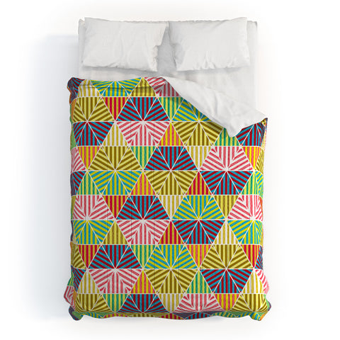 Raven Jumpo Stripey Triangles Comforter