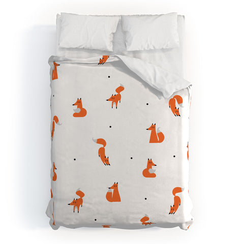 Robert Farkas Winter foxes Duvet Cover