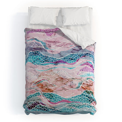 RosebudStudio Move Waves Comforter