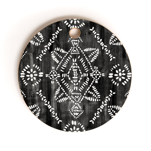Schatzi Brown Reeve Pattern Black Cutting Board Round