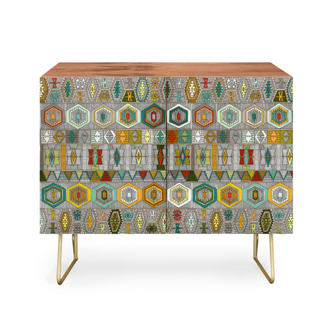 Sharon Turner kilim pas Credenza