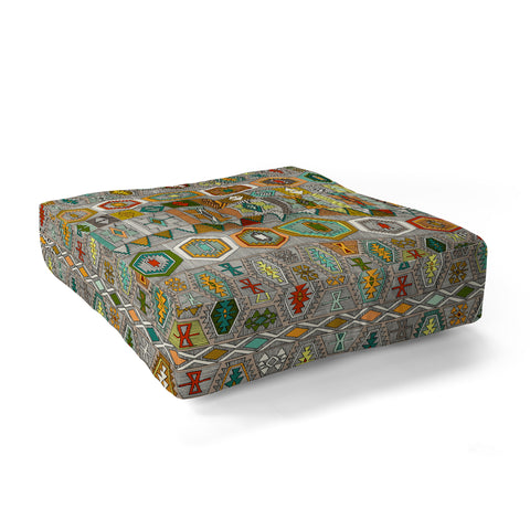Sharon Turner kilim pas Floor Pillow Square