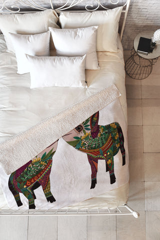 Sharon Turner pig love Fleece Throw Blanket