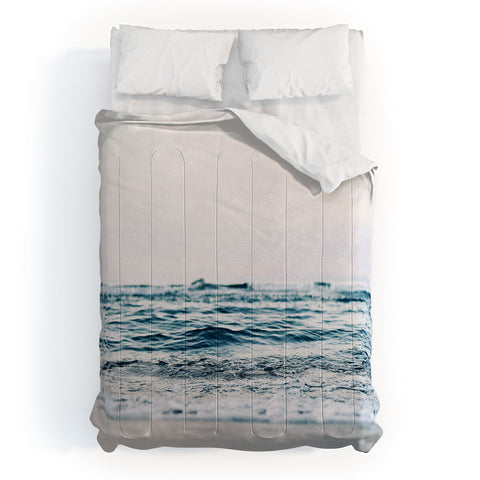 Sisi and Seb Minimalist Ocean Comforter
