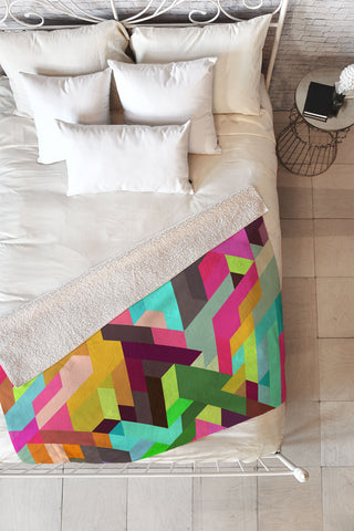 Three Of The Possessed Modele 3 Fleece Throw Blanket