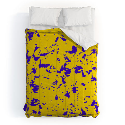 Triangle Footprint 1florec4 Comforter