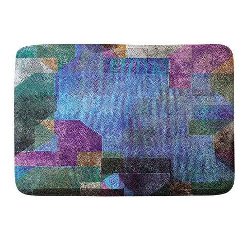 Triangle Footprint Ca1 Memory Foam Bath Mat