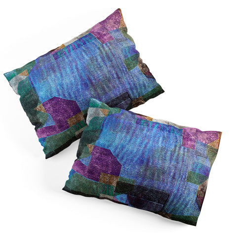 Triangle Footprint Ca1 Pillow Shams