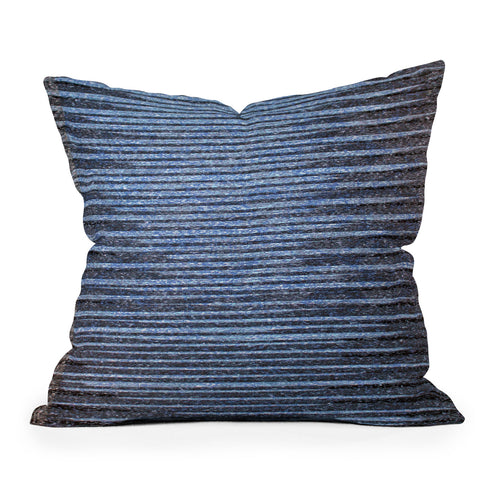 Triangle Footprint li2 Throw Pillow