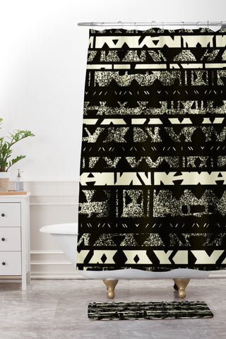Triangle Footprint Lindiv4 Shower Curtain And Mat