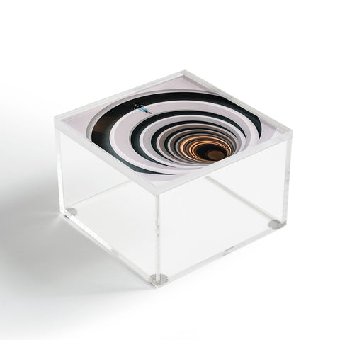 Tristan Zhou Loop Acrylic Box