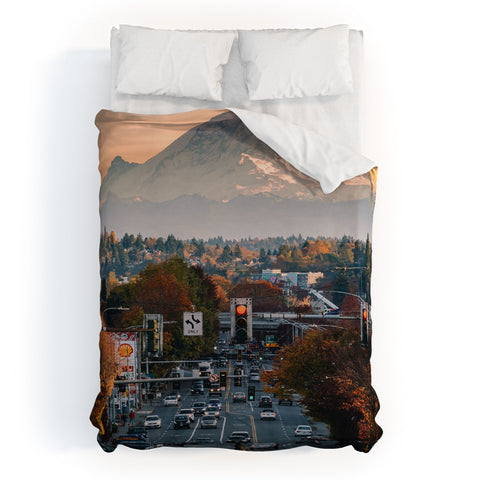 Tristan Zhou Mt Rainier Duvet Cover