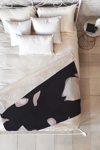 Urban Wild Studio piazza Fleece Throw Blanket