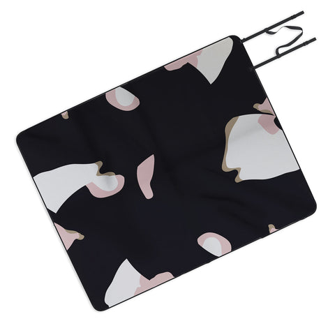 Urban Wild Studio piazza Picnic Blanket