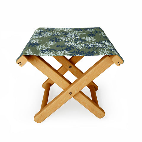 Wagner Campelo Garden Weeds 3 Folding Stool